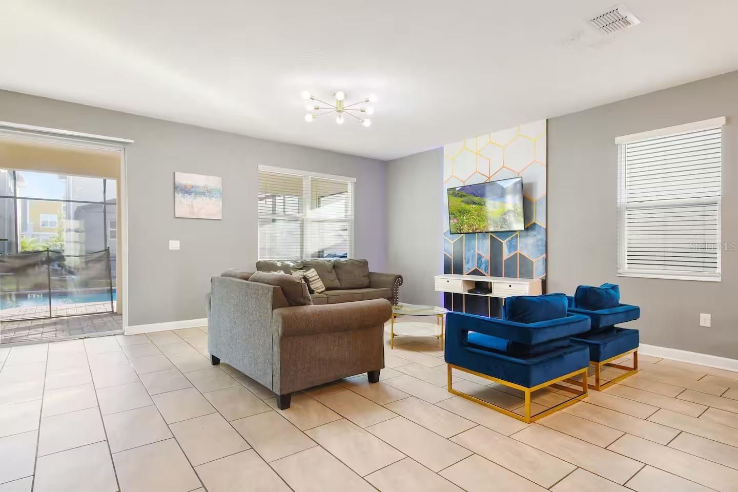 Living Room before professional staging
